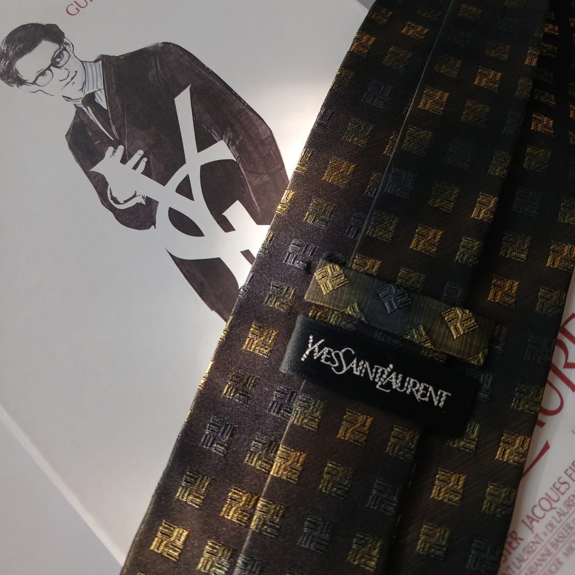 입생로랑 실크 다크그린 모노그램 넥타이 9.6cm A등급 A19076
 상품이미지7