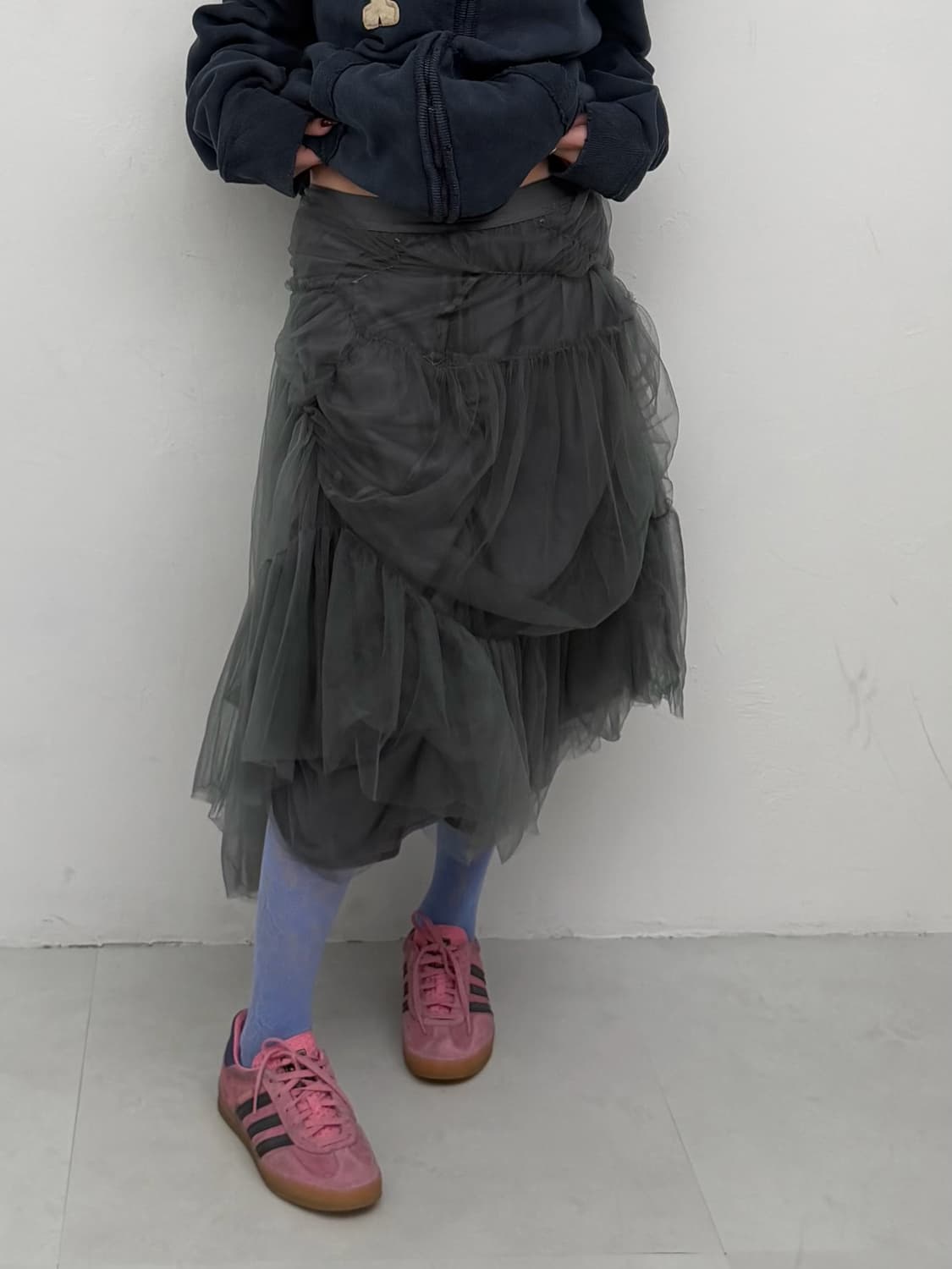 그레이 비대칭 셔링 레이스 롱 스커트 상품이미지2