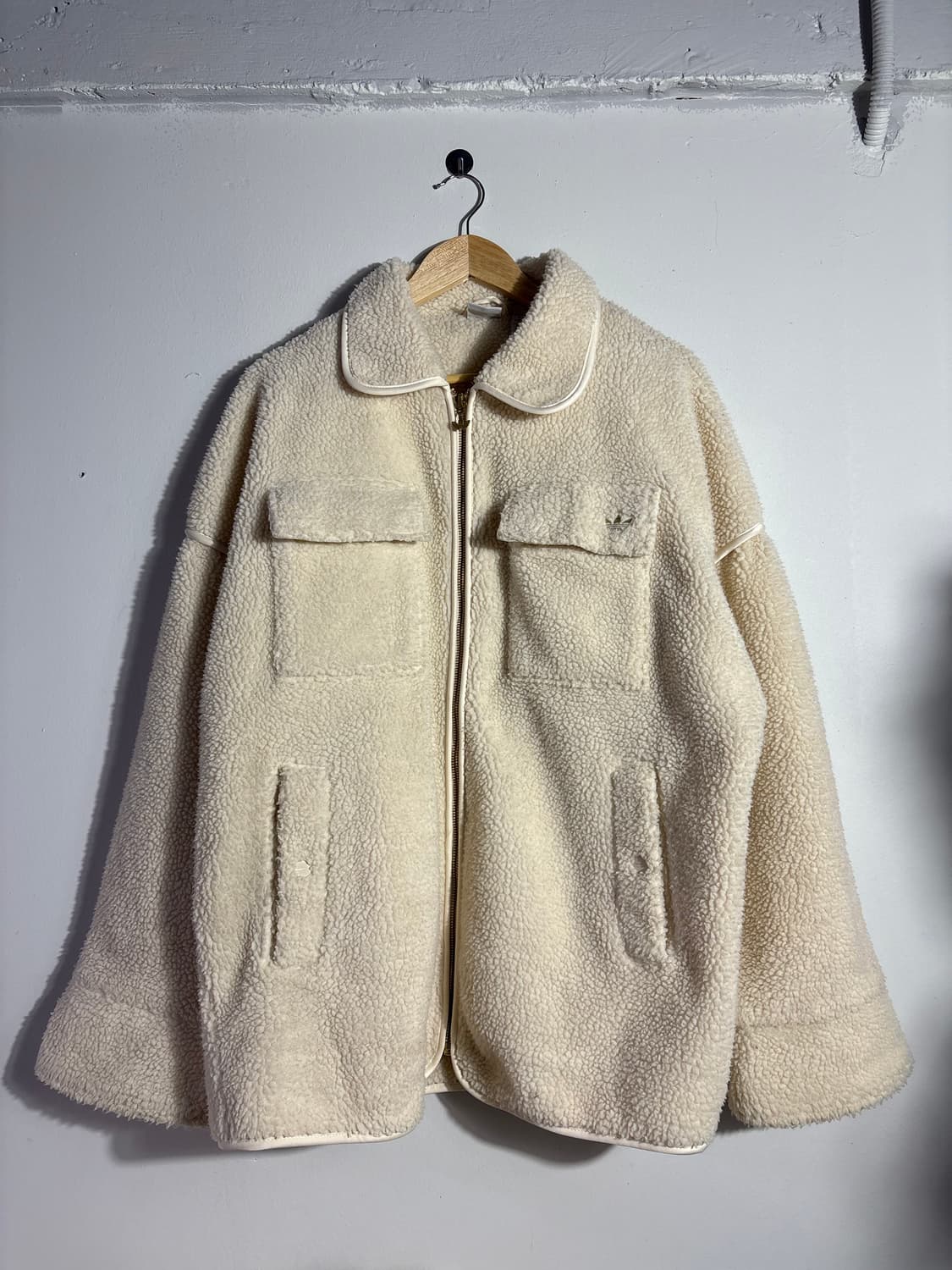 아디다스 베이지 보아 플리스 자켓 상품이미지1