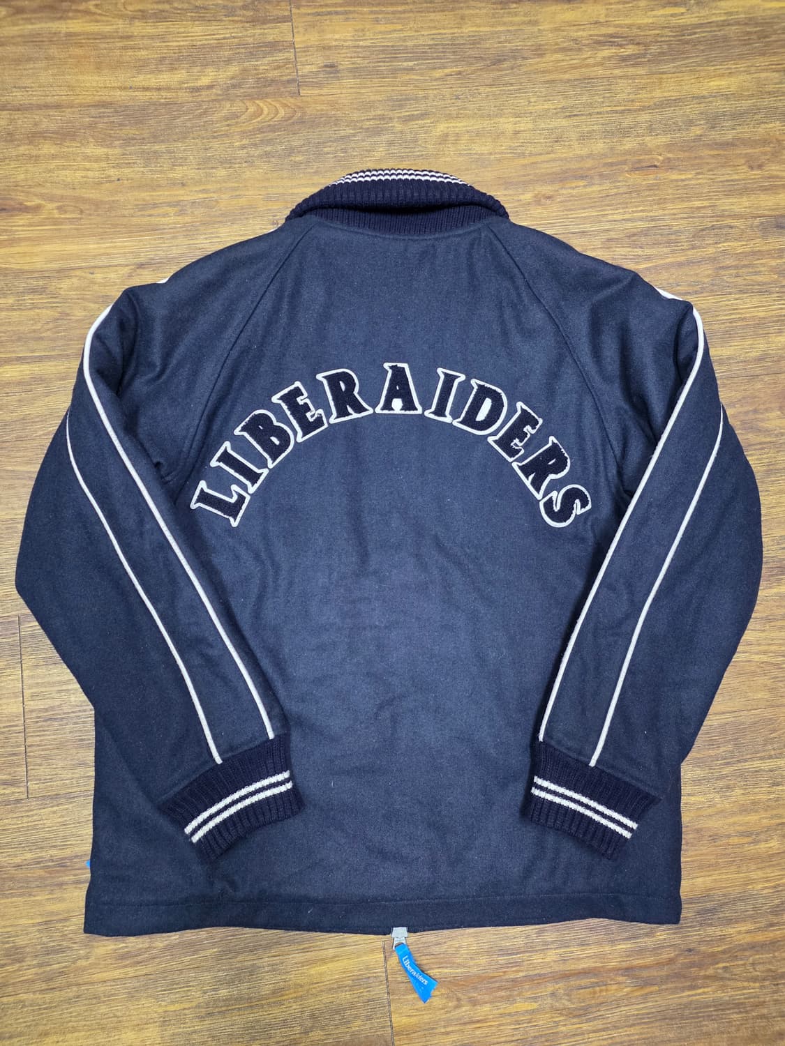 리버레이더스M.A.W어워드자켓

 상품이미지10