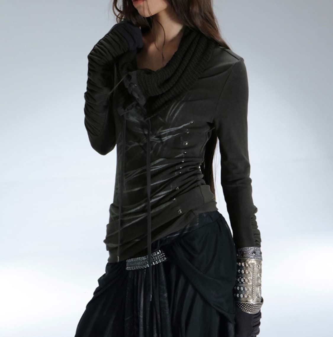 더블 펀치 Emphasized Tie Turtleneck Top s 상품이미지1