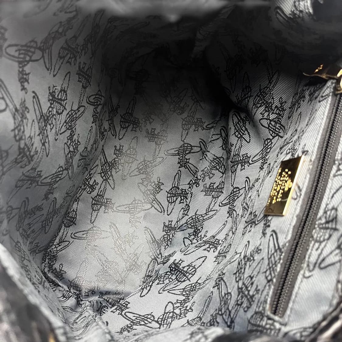 비비안 웨스트우드 인트레치아토 백팩 상품이미지7