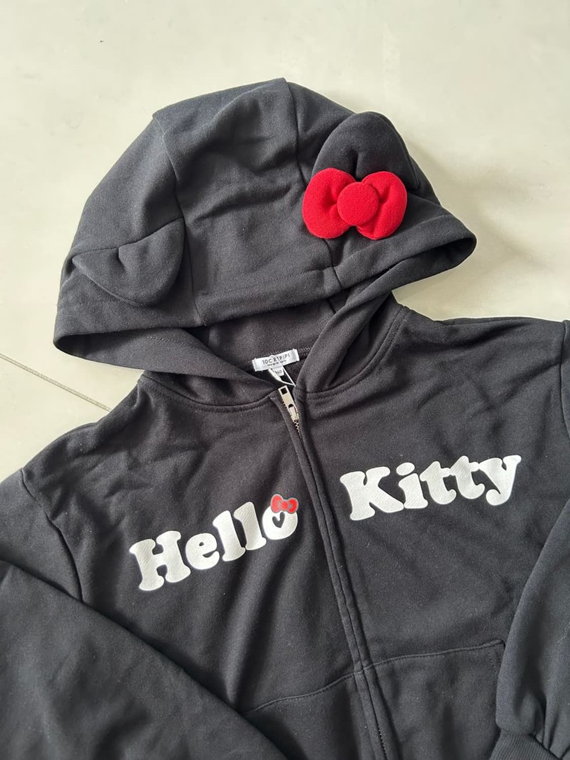 HELLO KITTY ZIPUP SHORT HOODIE 헬로키티 후드티 상품이미지3