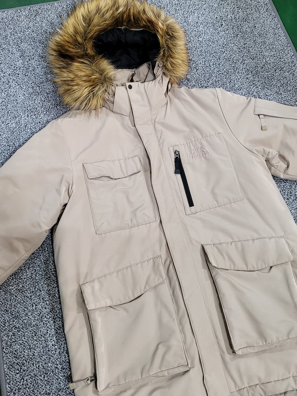 노스페이스 베이지 퍼 후드 점퍼 상품이미지1