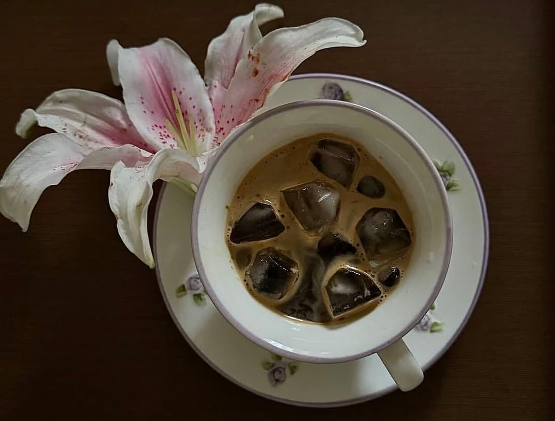 아이보리 여성 오리털 경량 패딩 상품이미지1