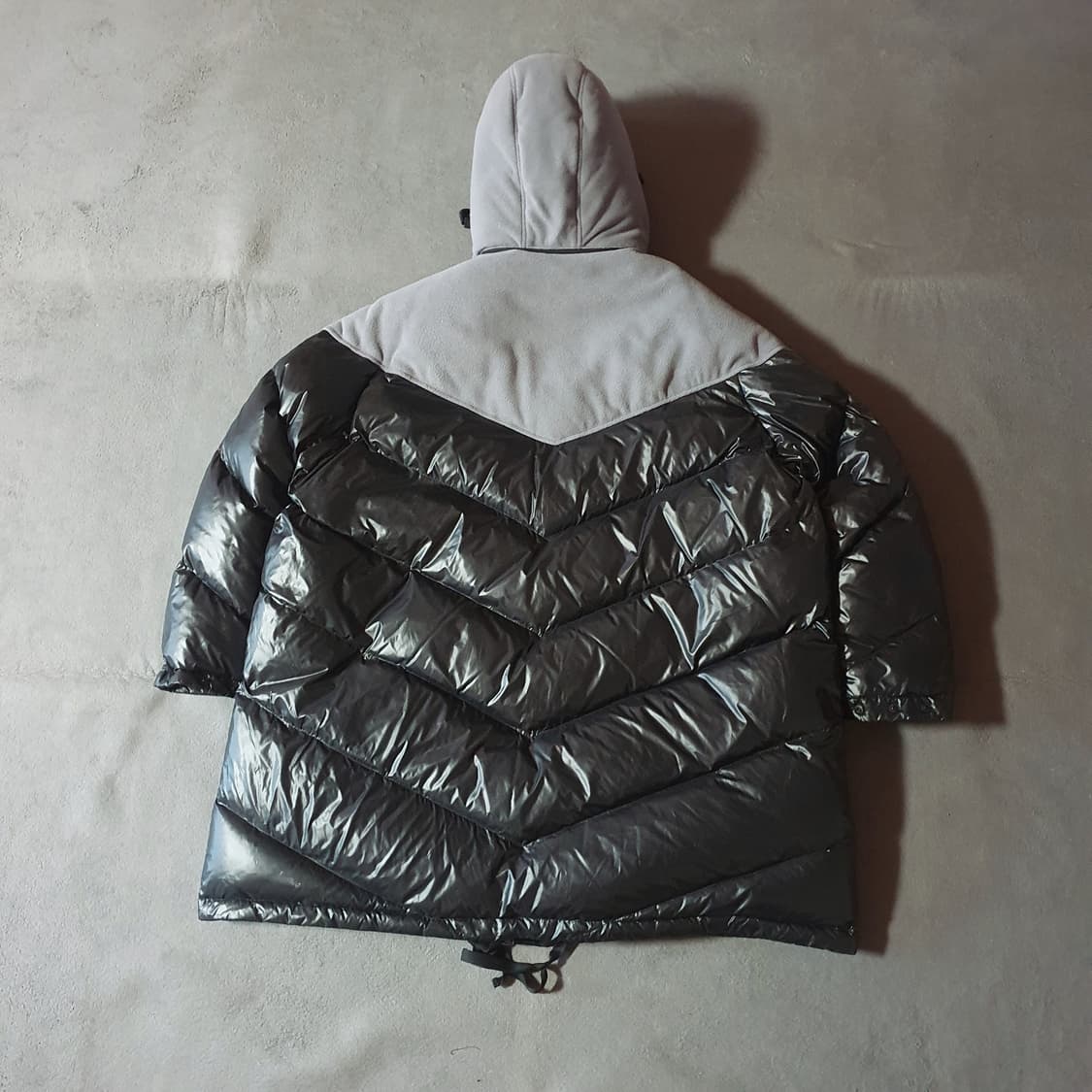 남여공용 에크루 스탠드얼론 오버핏 구스다운 리버시블 롱패딩 1 상품이미지4