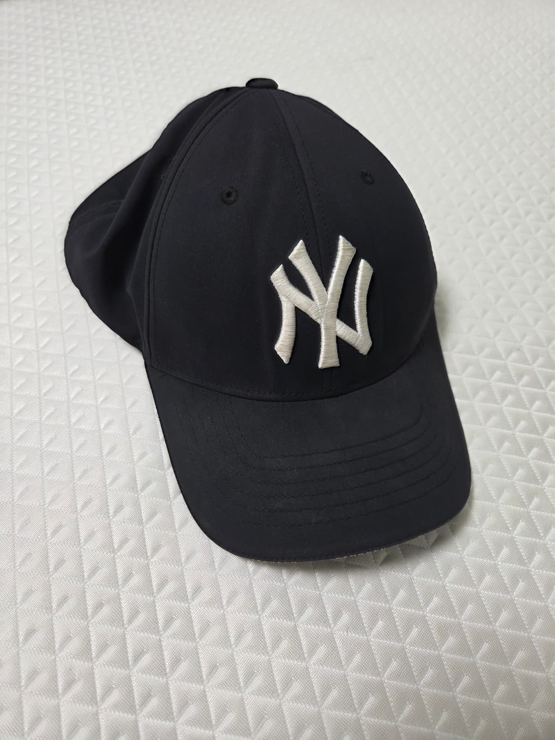  [MLB 정품] 뉴욕 양키스 사이드 밴드 레터링 볼캡 (블랙) 상품이미지1