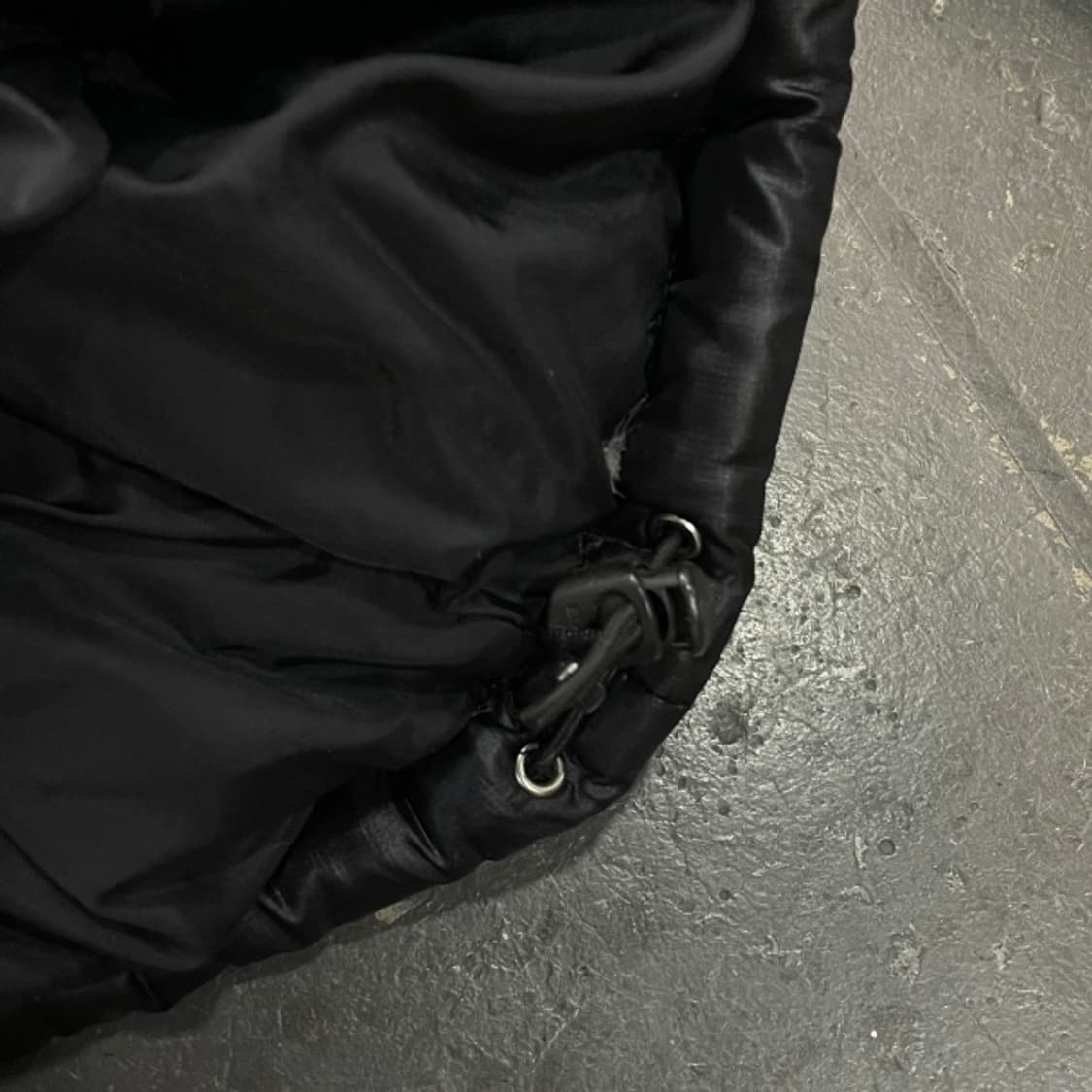 105 블랙야크 유광 패딩  상품이미지5