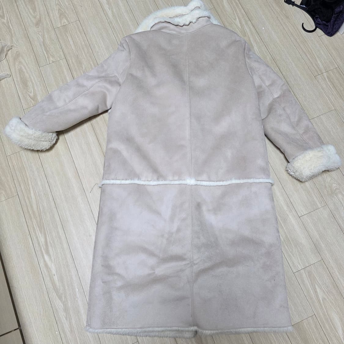 백화점 LYNN KL)겨울 스웨이드 무스탕 로맨틱 핑크베이지 롱코트 상품이미지3