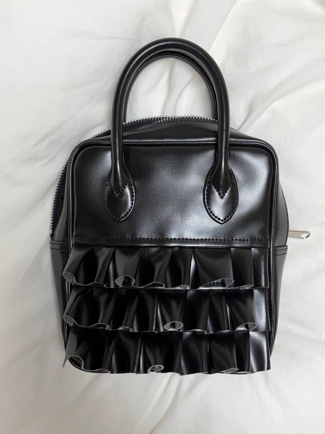 꼼데가르송 프릴백 상품이미지1