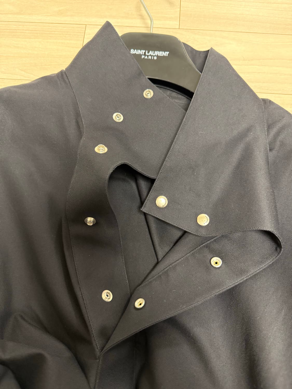 지방시 21fw 하이넥셔츠 유아인 41사이즈 상품이미지5