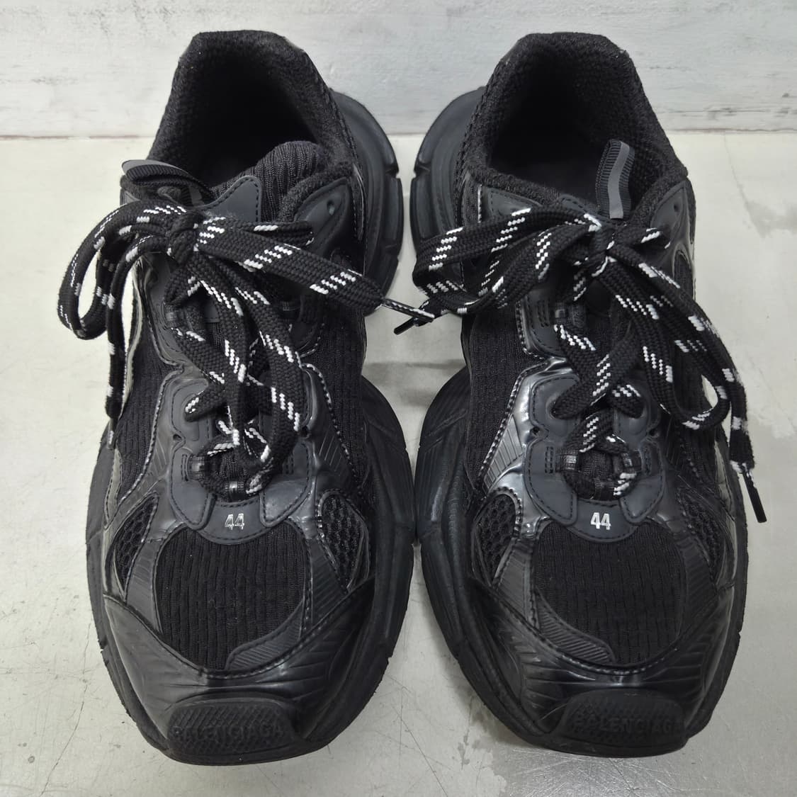 발렌시아가 3xl 올블랙 44사이즈 상품이미지1