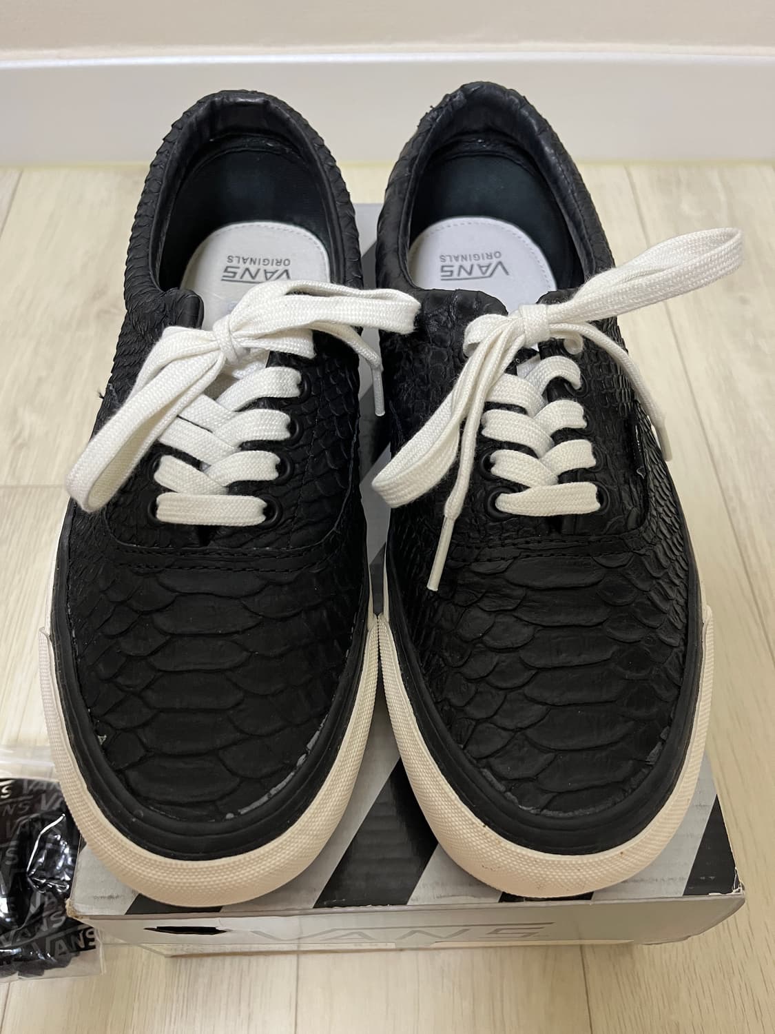 반스볼트x더블탭스 에라 아나콘다 블랙 US8 260 vans vault 상품이미지1