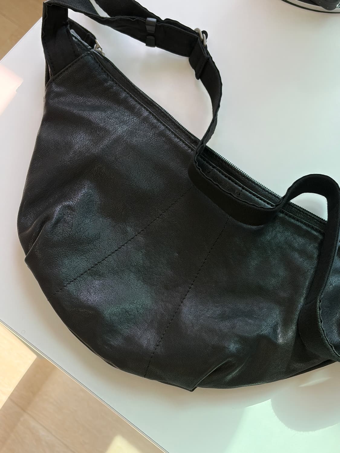 폴리테루 월스와일무브먼트 레더 카프백 상품이미지2