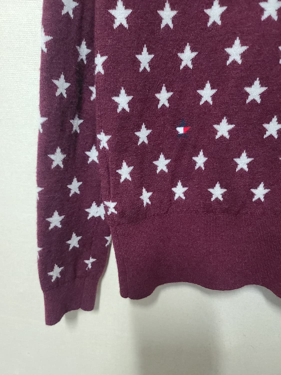 타미힐피거데님 별패턴 버건디 가디건 상품이미지5