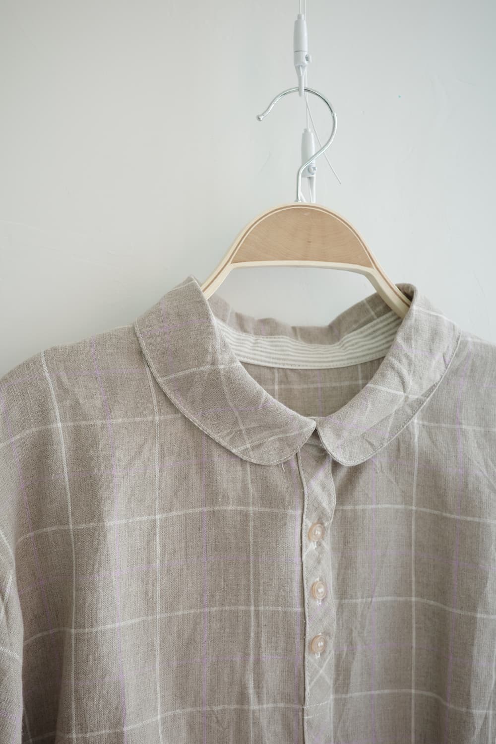 BELLE MAISON
• 연브라운 핑크화이트 체크 린넨  블라우스 상품이미지9