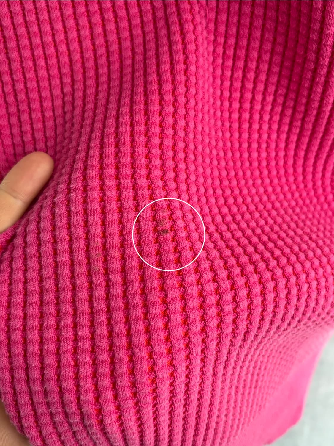 Issey Miyake 이세이미야케 딥 핑크 와플 니트 상품이미지4