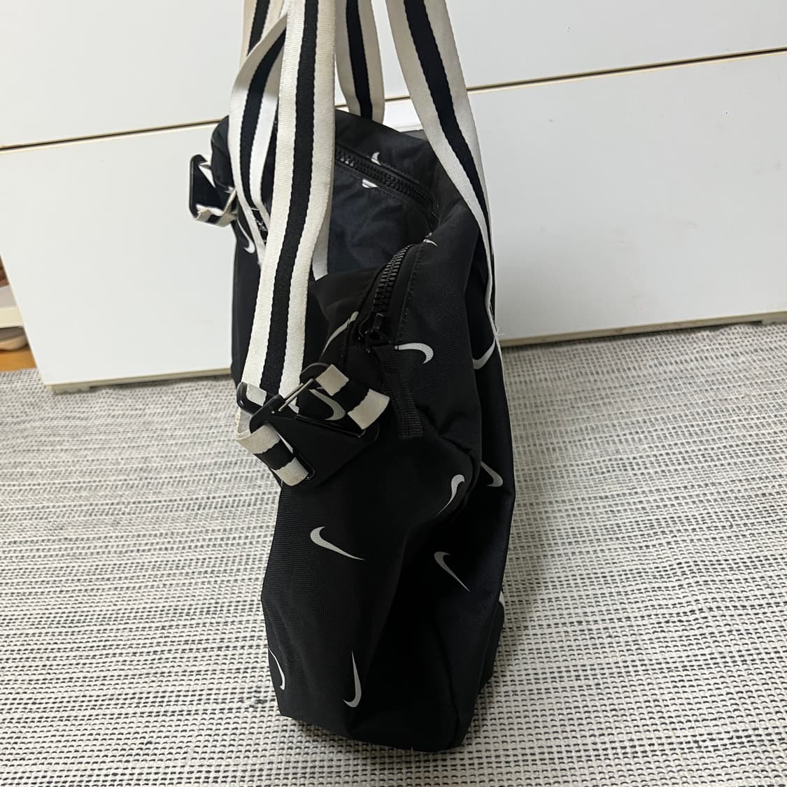 나이키 헤리티지 스우시 더플백 짐백 상품이미지2
