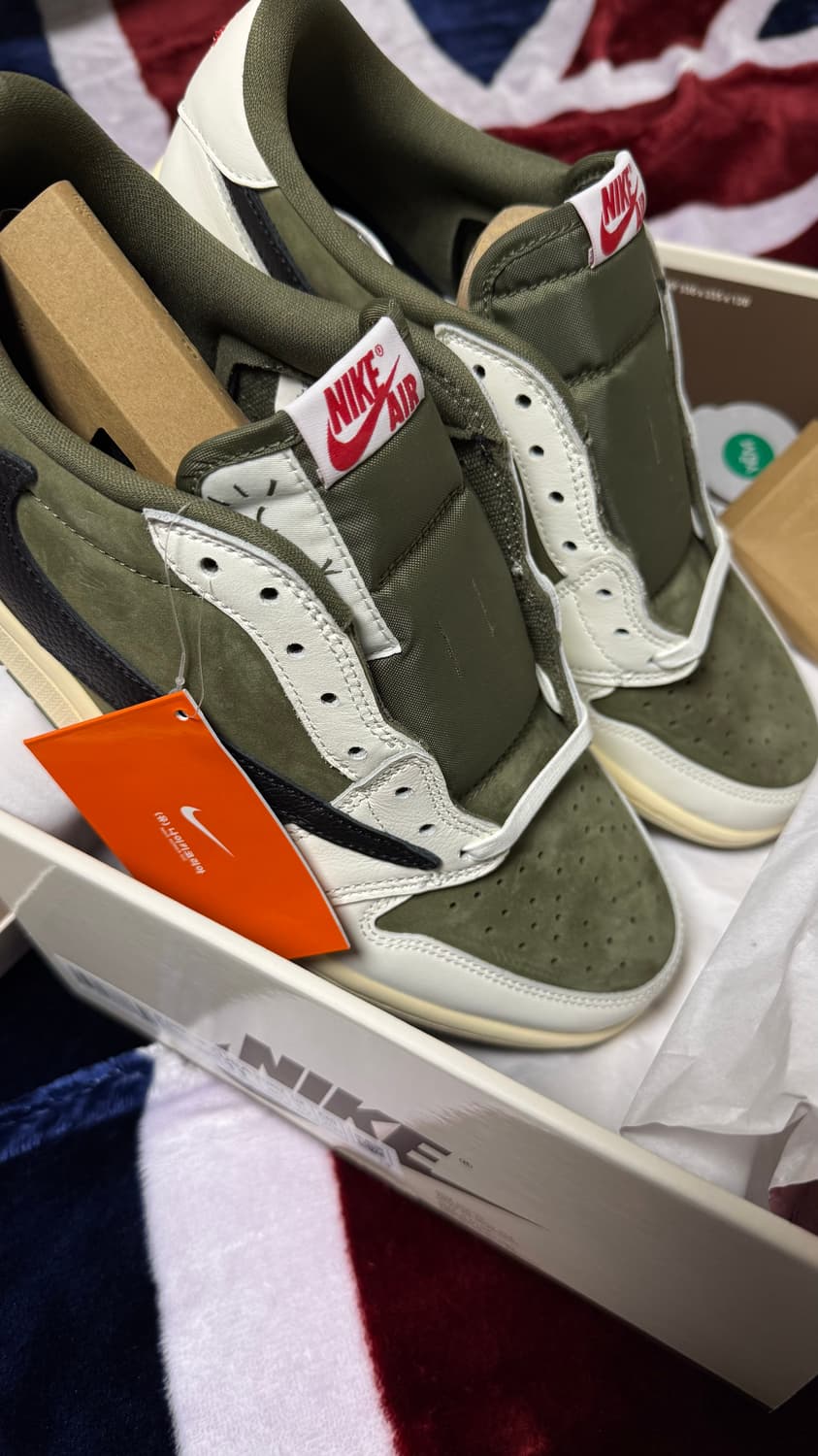 [290] 나이키 트래비스 스캇 로우 리버스 올리브 상품이미지3