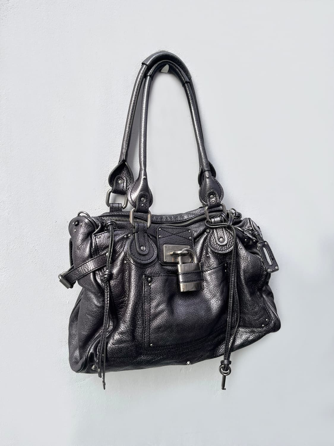 끌로에 00s 패딩턴백 메탈릭 실버 상품이미지4