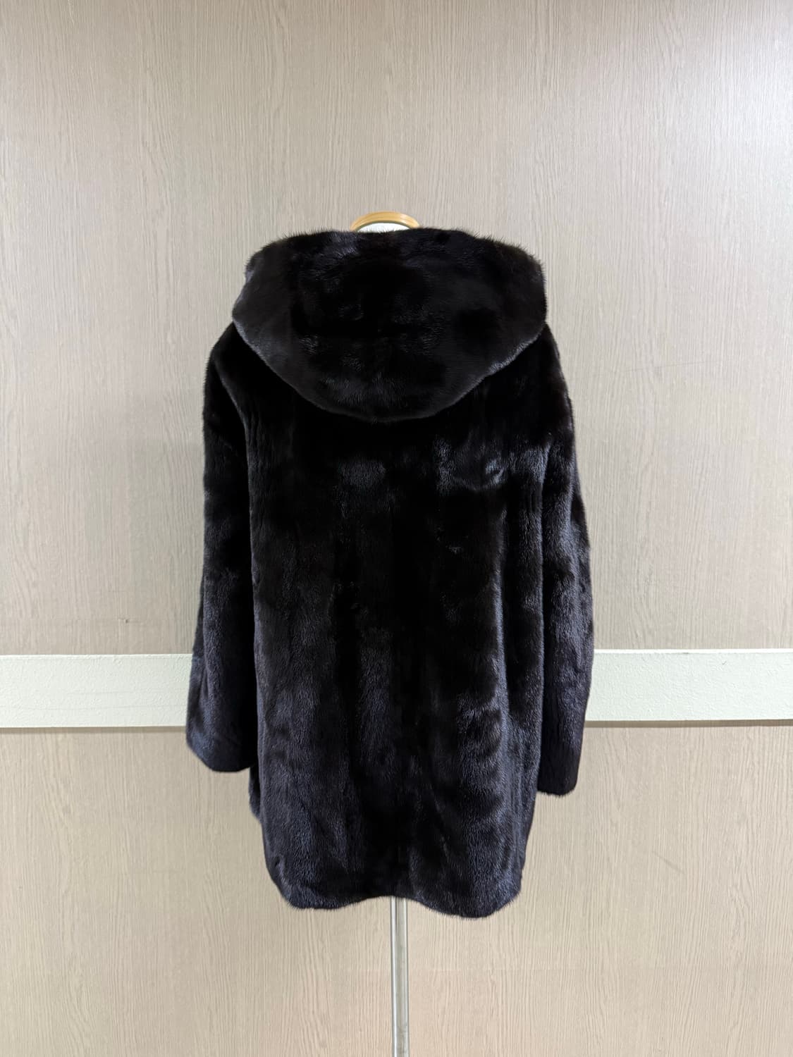 진도 블랙그라마 후드 밍크코트 상품이미지2