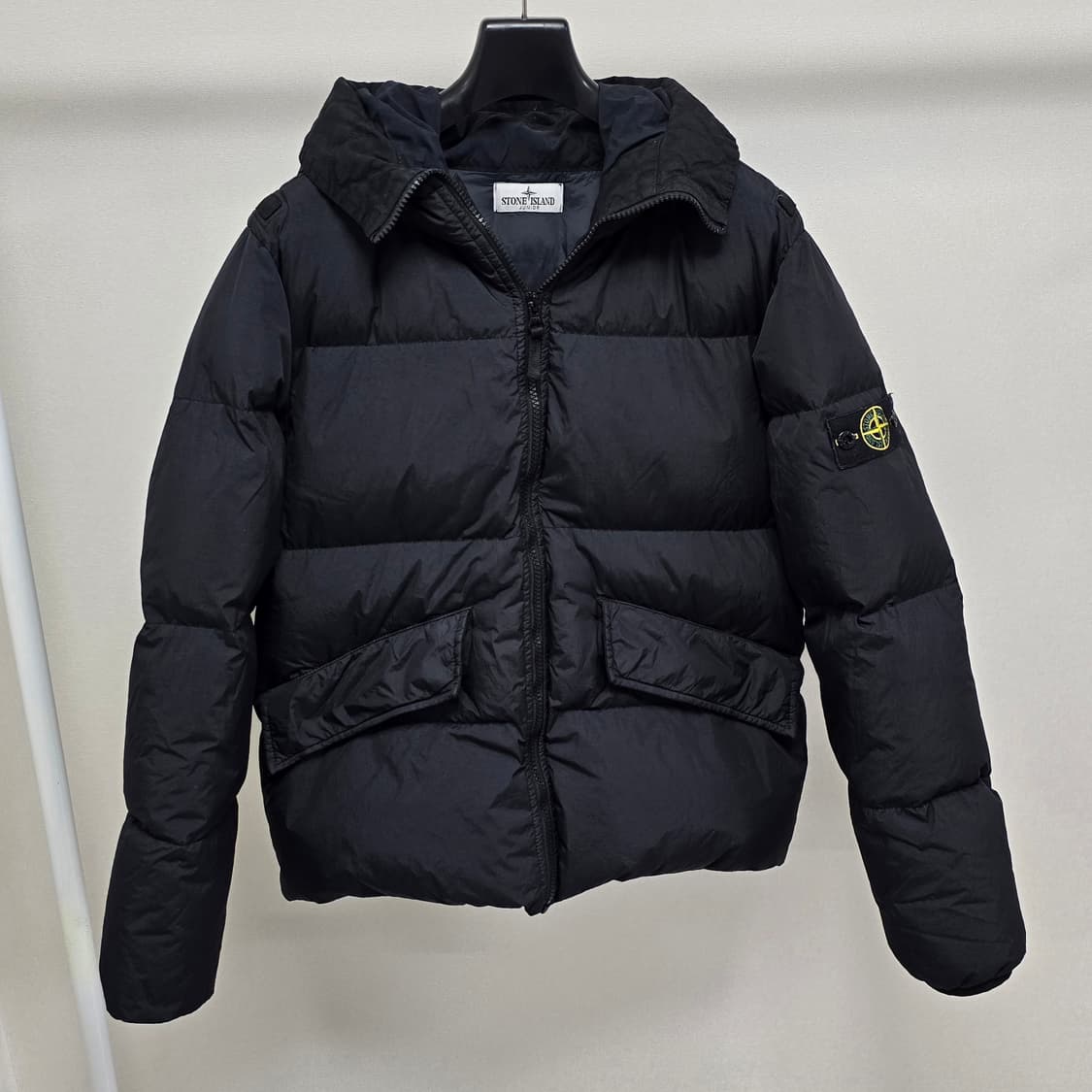 23fw 스톤아일랜드 크링클랩스 패딩 12사이즈 판매 상품이미지1