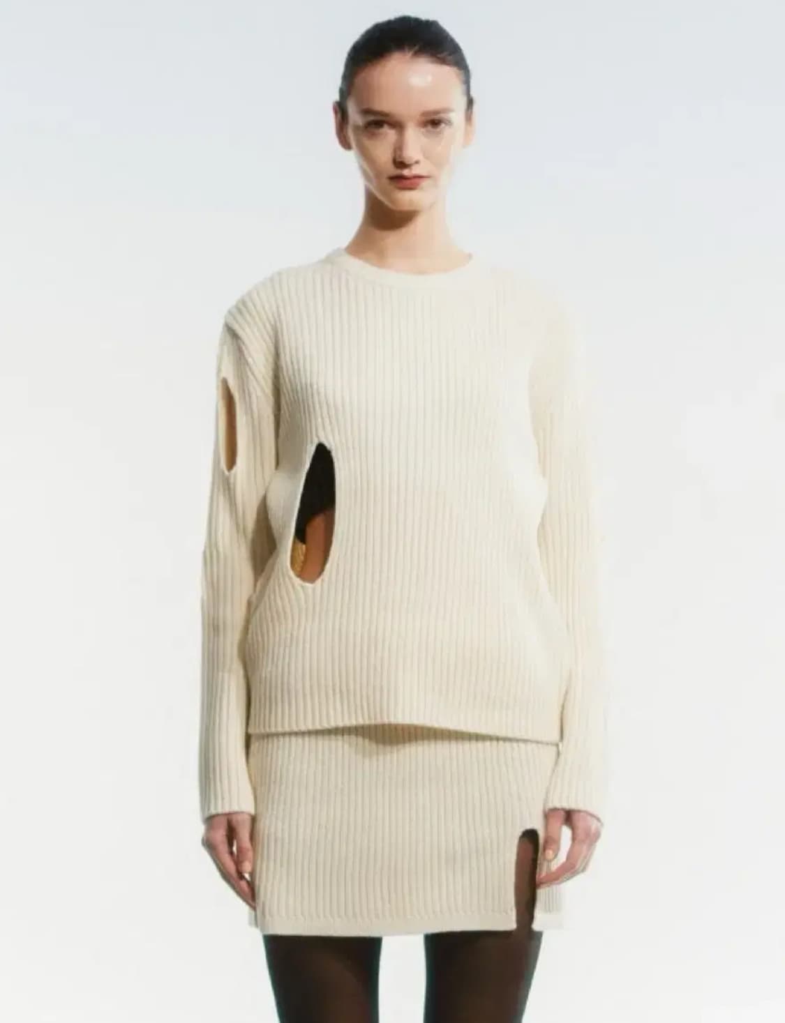 오픈와이와이 컷아웃 니트 아이보리 상품이미지1