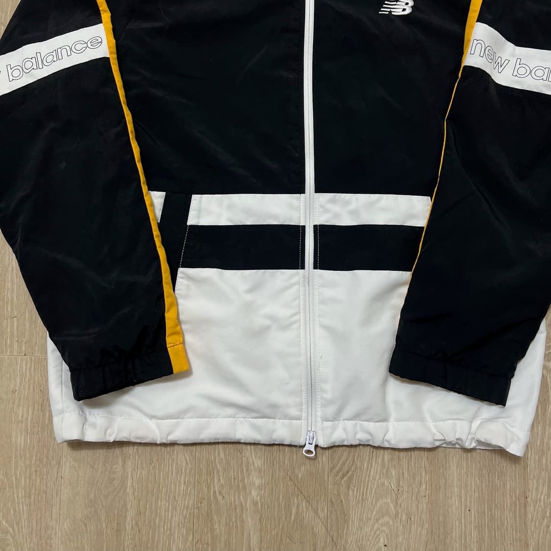 뉴발란스 로고 바람막이 자켓 M/95  상품이미지4