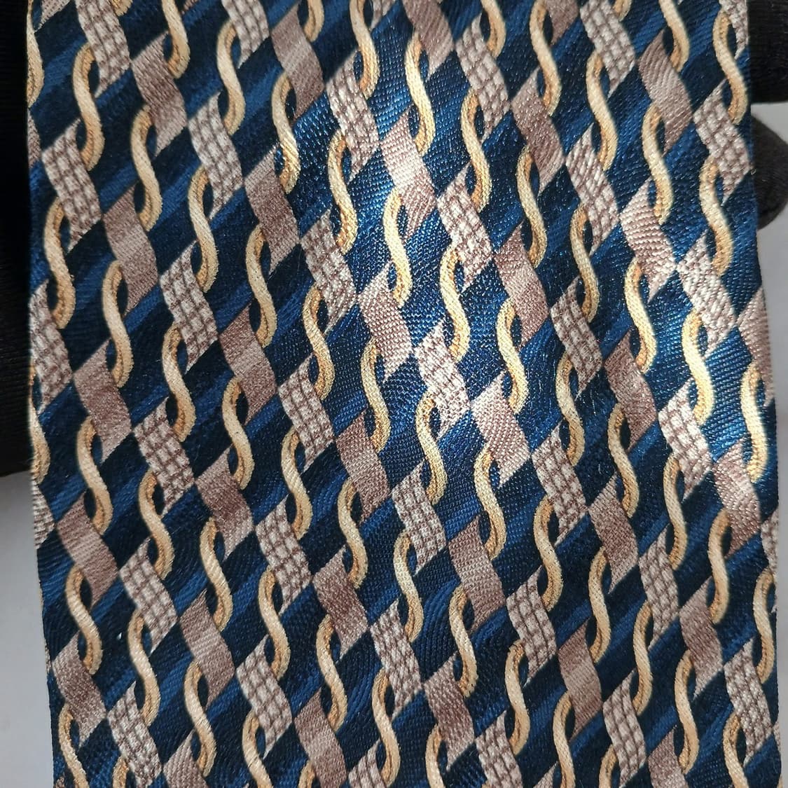 제냐 실크 네이비&골드 패턴 넥타이 9.7cm A+등급 A19174
 상품이미지7