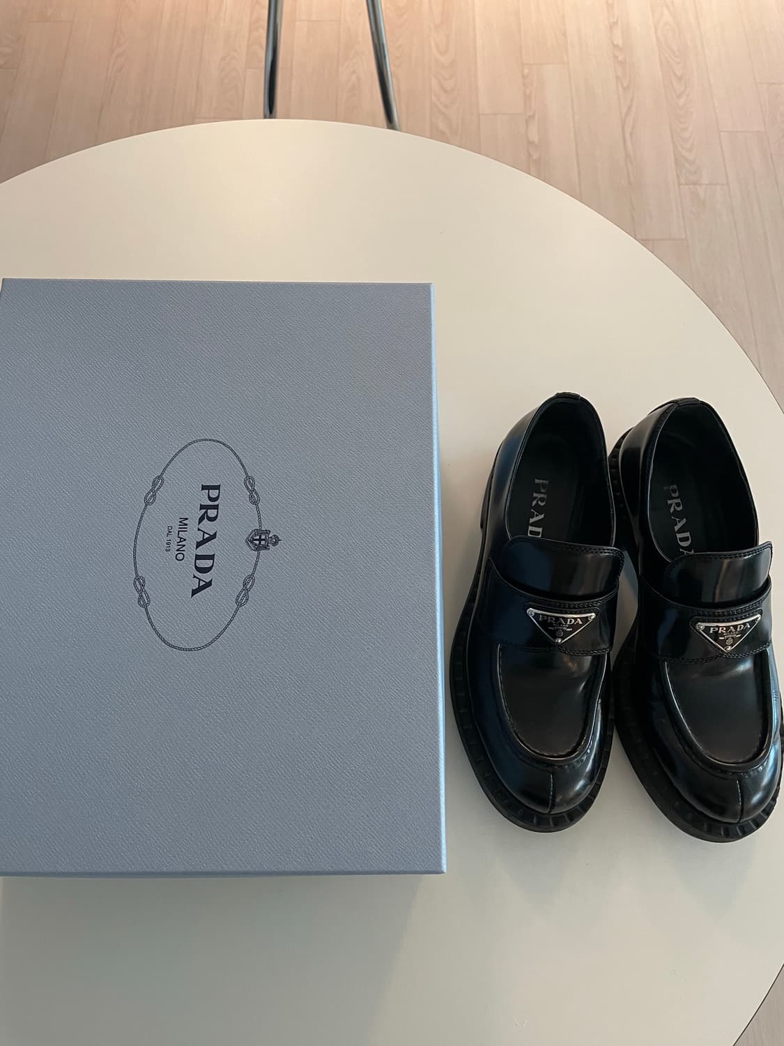 프라다 초콜렛 브러시드 로퍼 235 블랙 상품이미지4