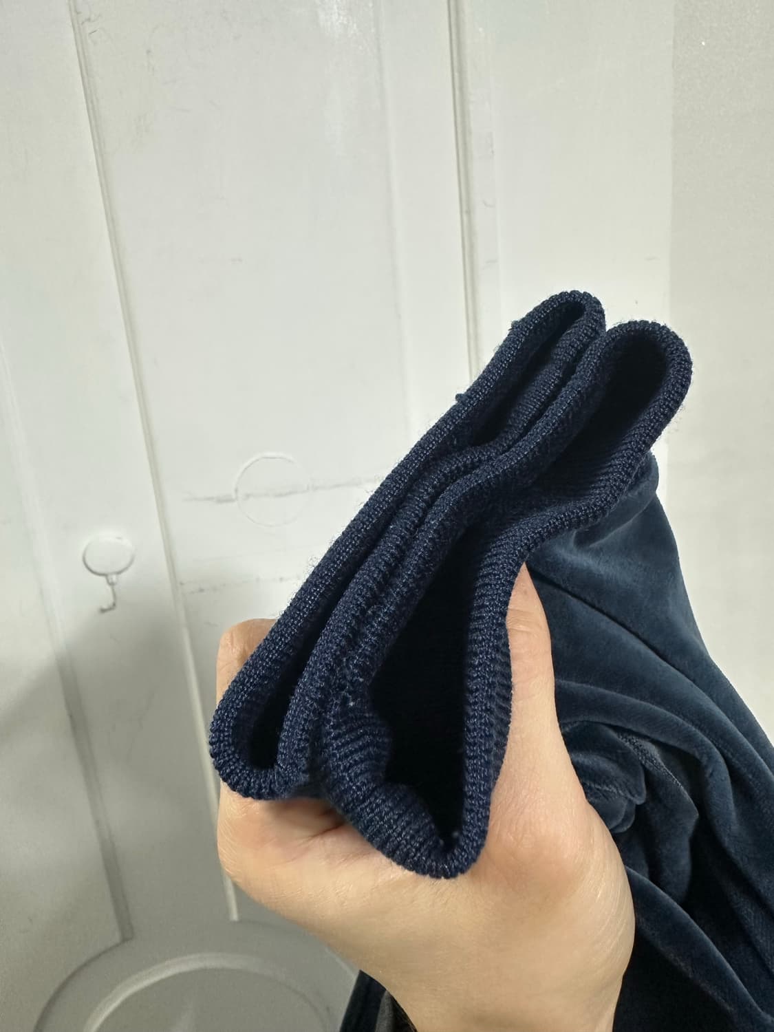 아디다스 올드스쿨 벨벳 트랙탑 상품이미지4