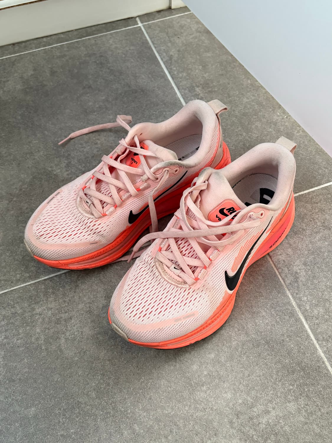 나이키 보메로 18 런닝화 쿠션화 러닝화 상품이미지1