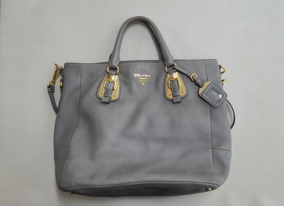 프라다 그레이 가죽 토트백 상품이미지2