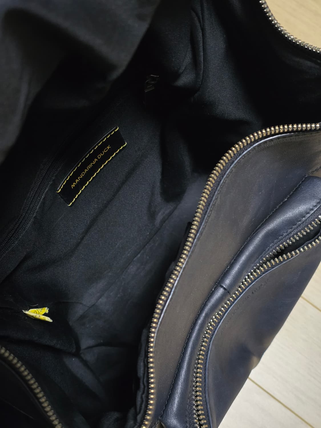 만다리나덕 레더 MD클래스 블랙 백팩  상품이미지7