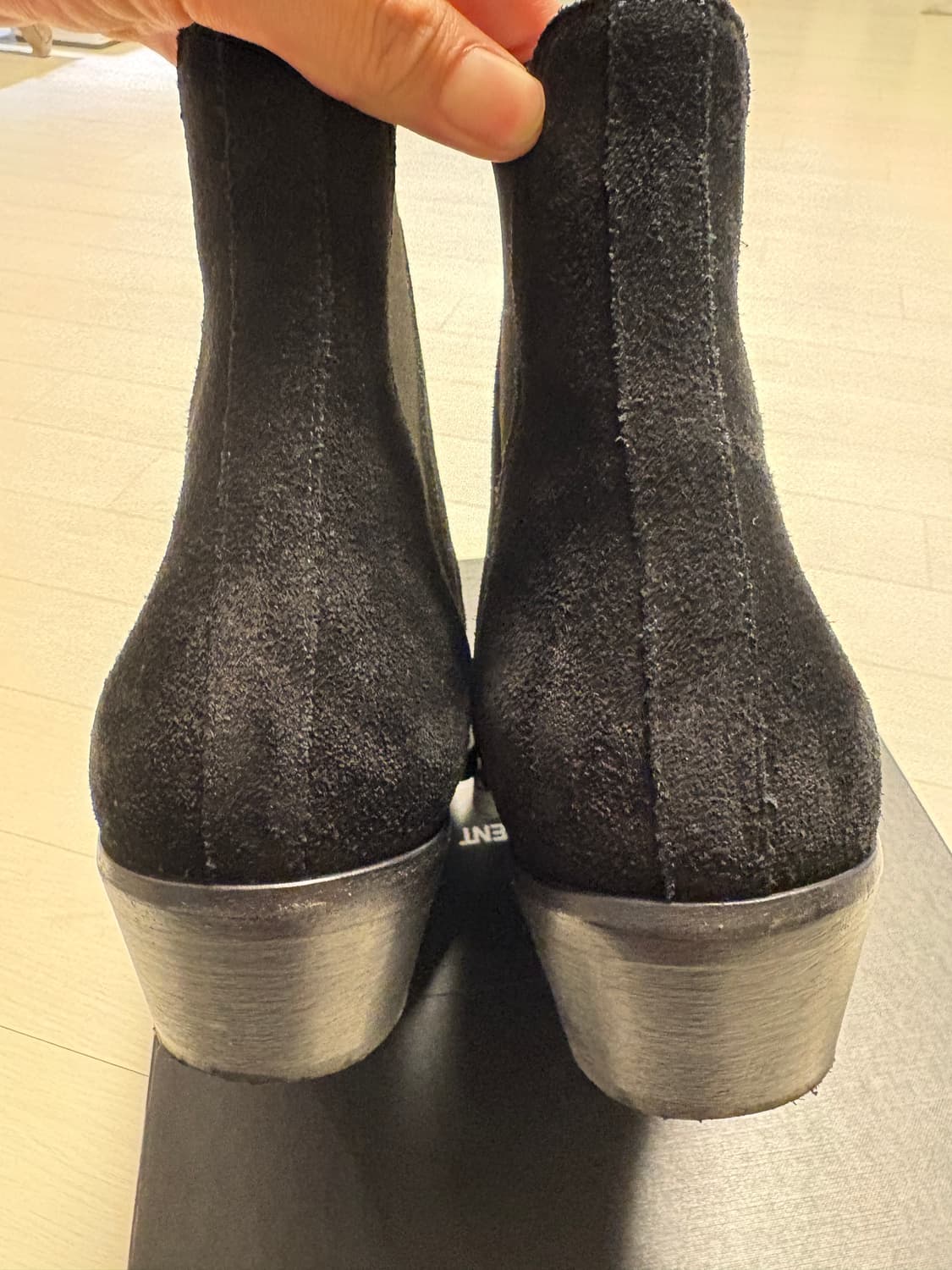 44) 생로랑 스웨이드 첼시부츠 상품이미지2