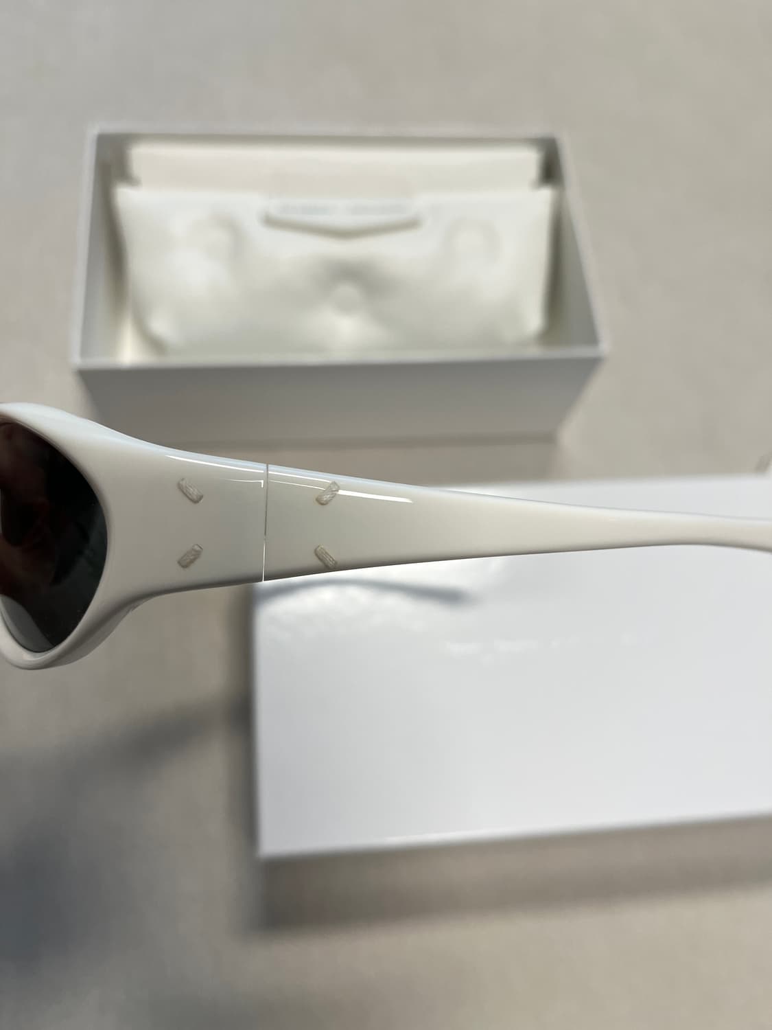 젠틀몬스터 X 메종마르지엘라 선글라스 상품이미지3