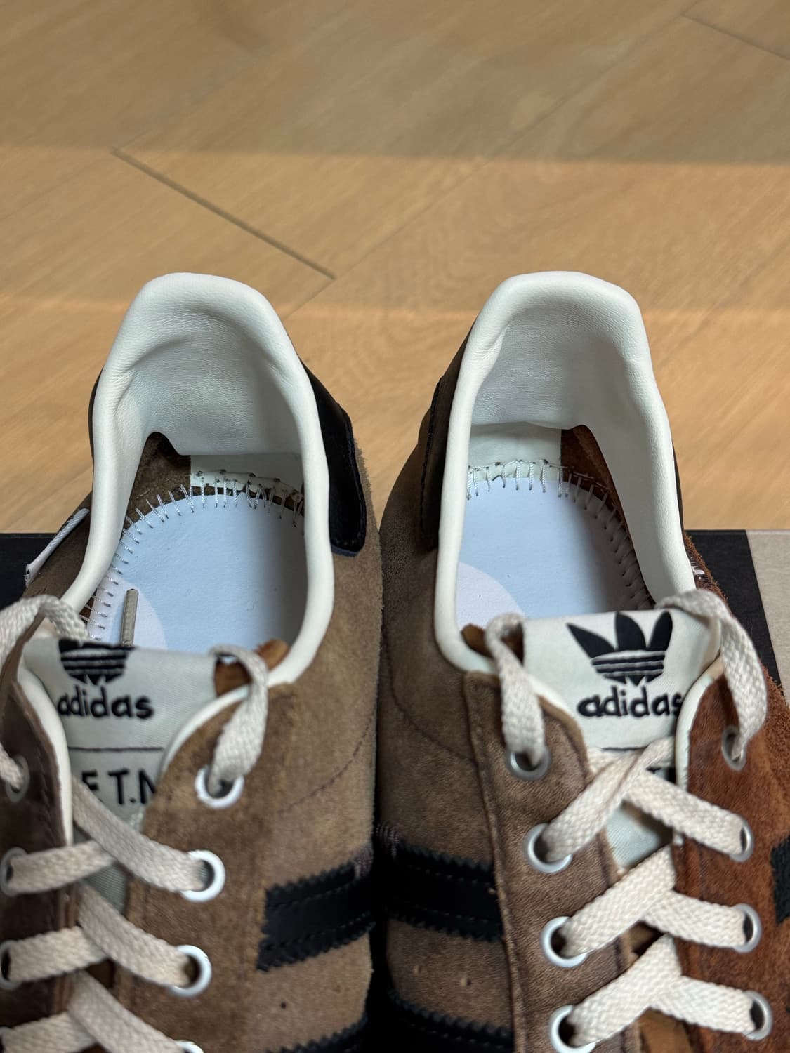 [290] 아디다스 송포더뮤트 슈퍼스타 82 카키 코어 블랙 상품이미지7