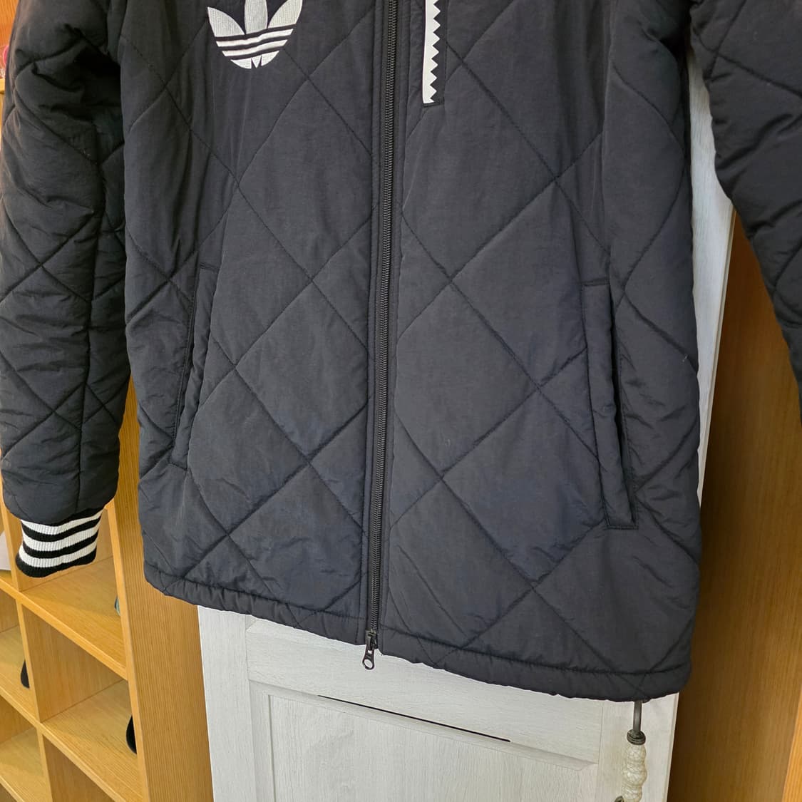 아디다스 블랙 퀼팅 자켓 상품이미지4