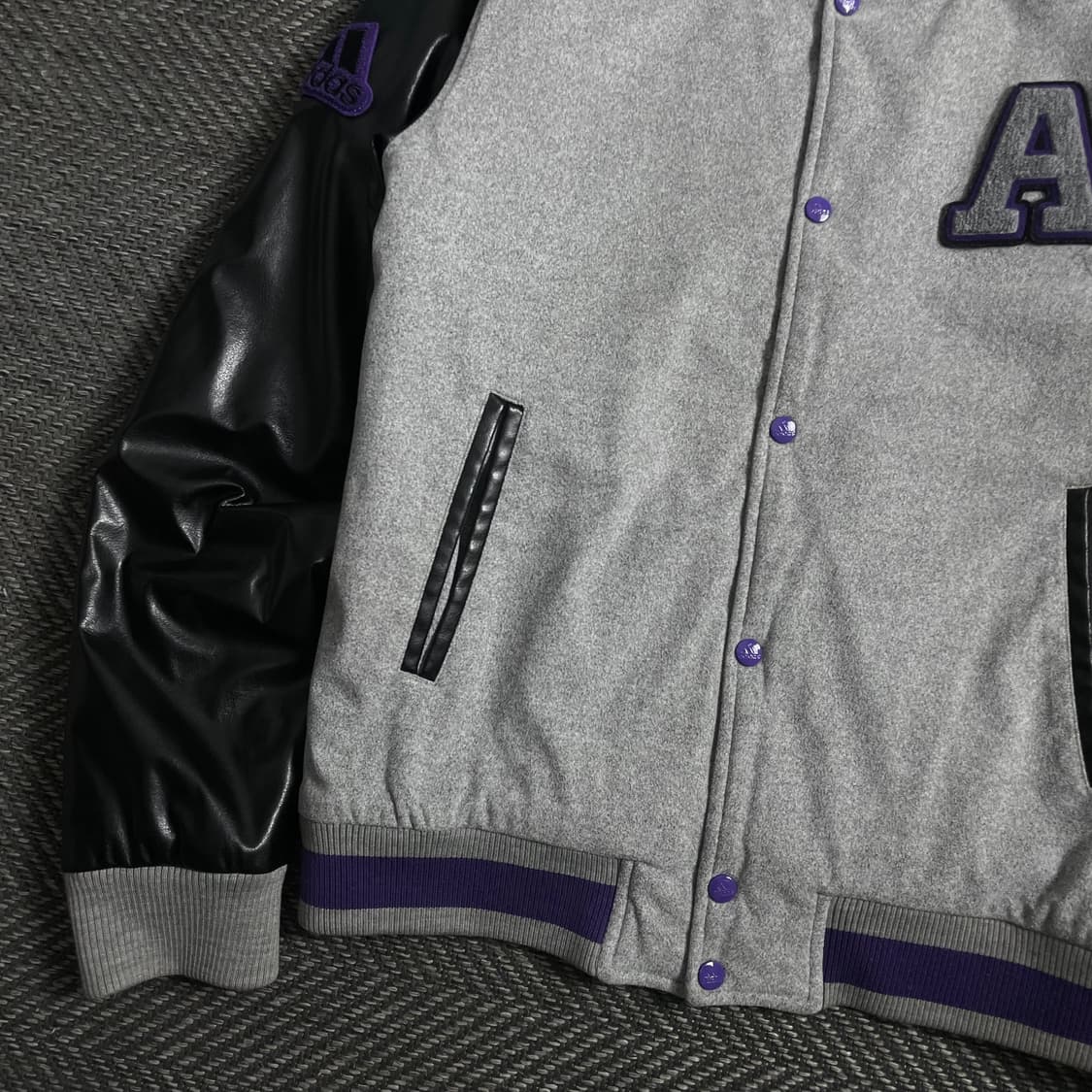 아디다스 빅로고 레더 스웻 바시티 자켓o 4290 상품이미지3