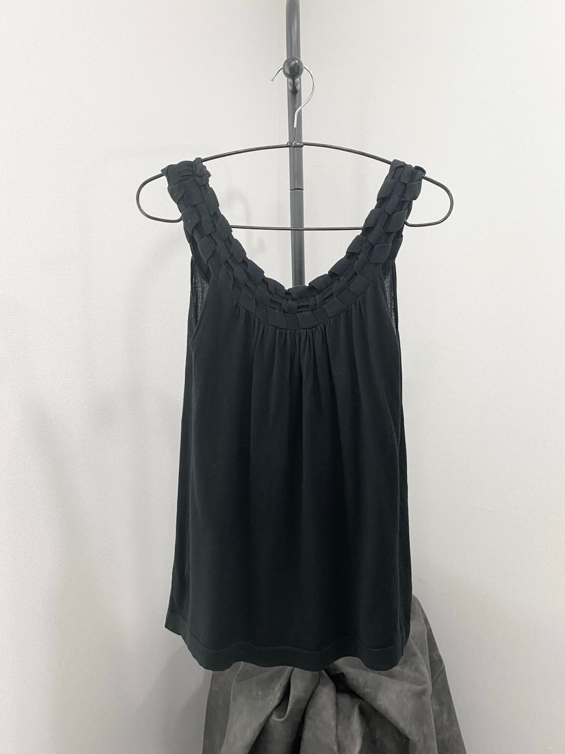 Braided Weave Neckline Black Tank Top 상품이미지2