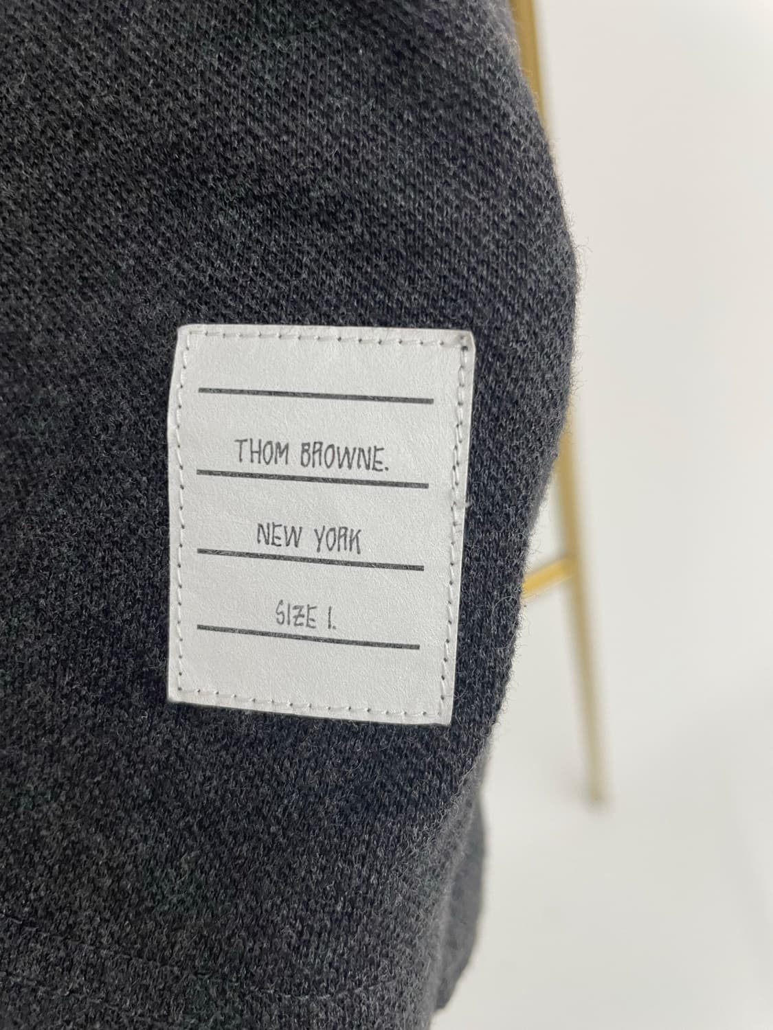 톰브라운 반팔 티셔츠 그레이 상품이미지2