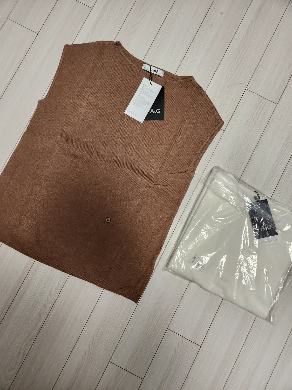 택새상품)더엣지 여성 니트조끼 사이즈55(브라운,화이트 두벌일괄)


여 상품이미지1