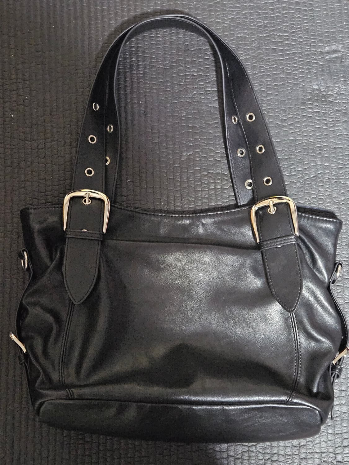 비비 버클 숄더백_블랙 상품이미지3