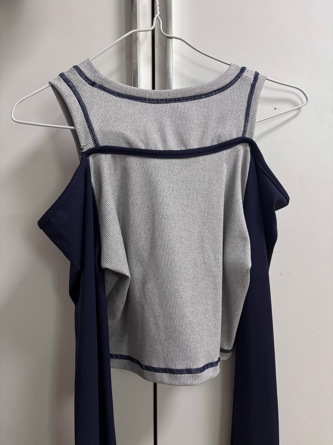 크롭 오프숄더  상품이미지2