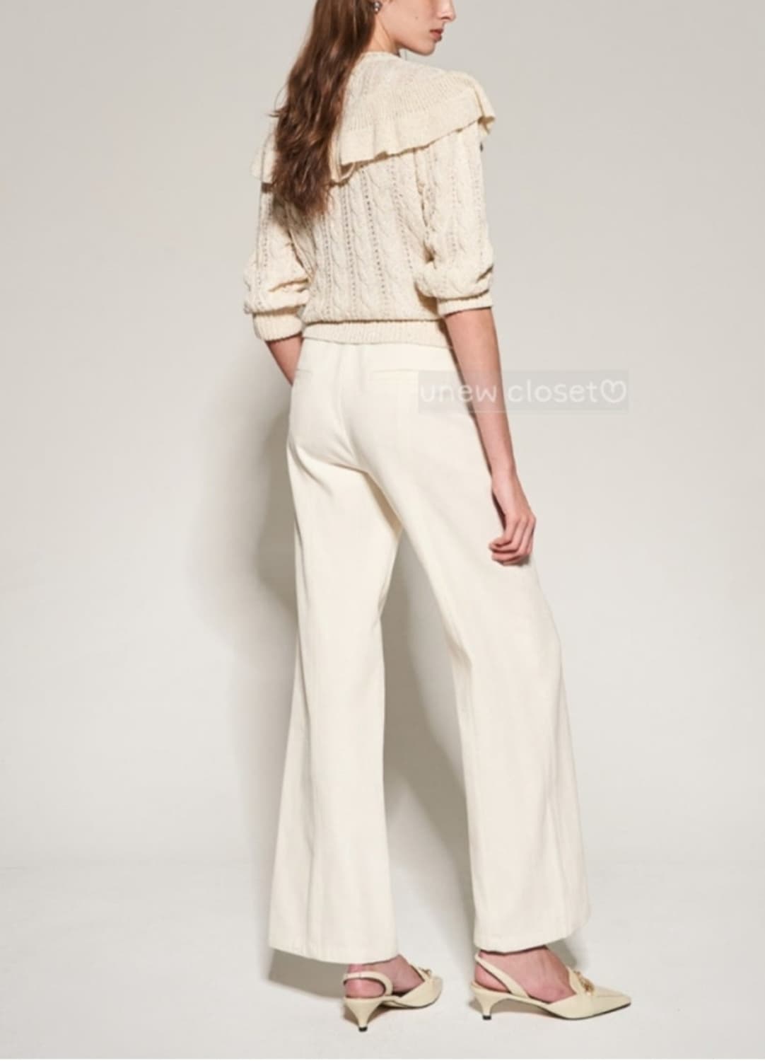 한섬 오브제 시퀸 프릴 니트탑 상품이미지4