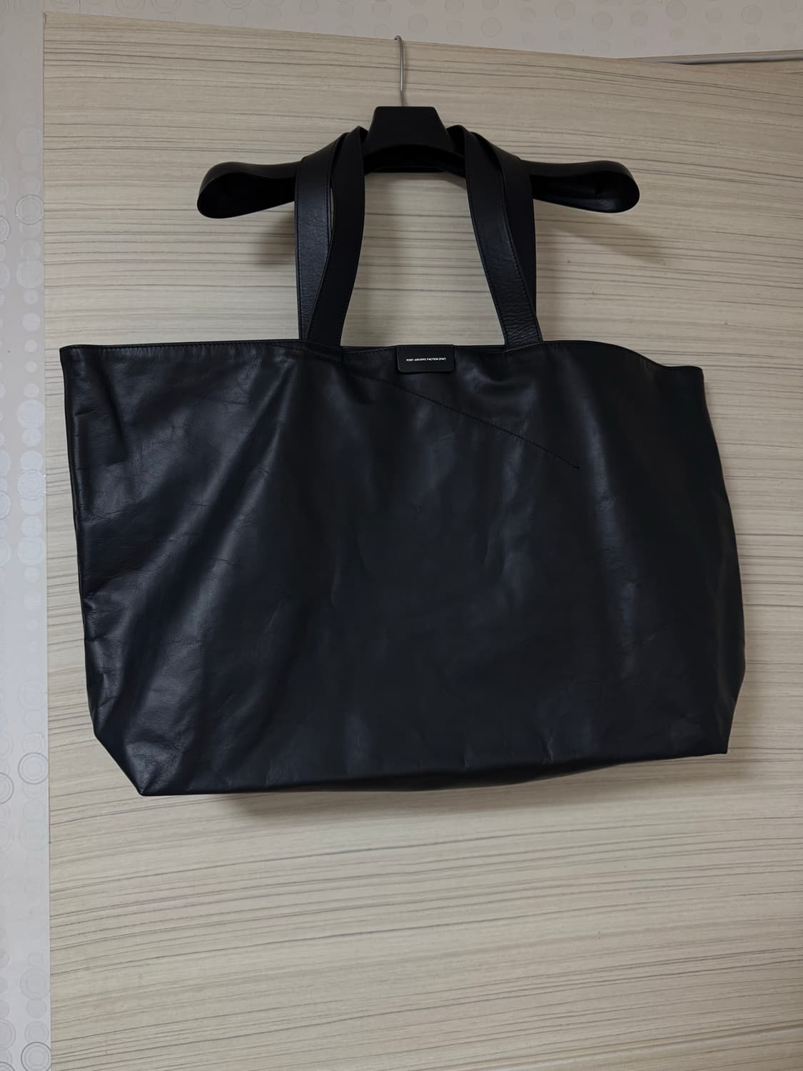 포스트아카이브팩션(파프) 레더 쇼퍼 백 매트 블랙 상품이미지8