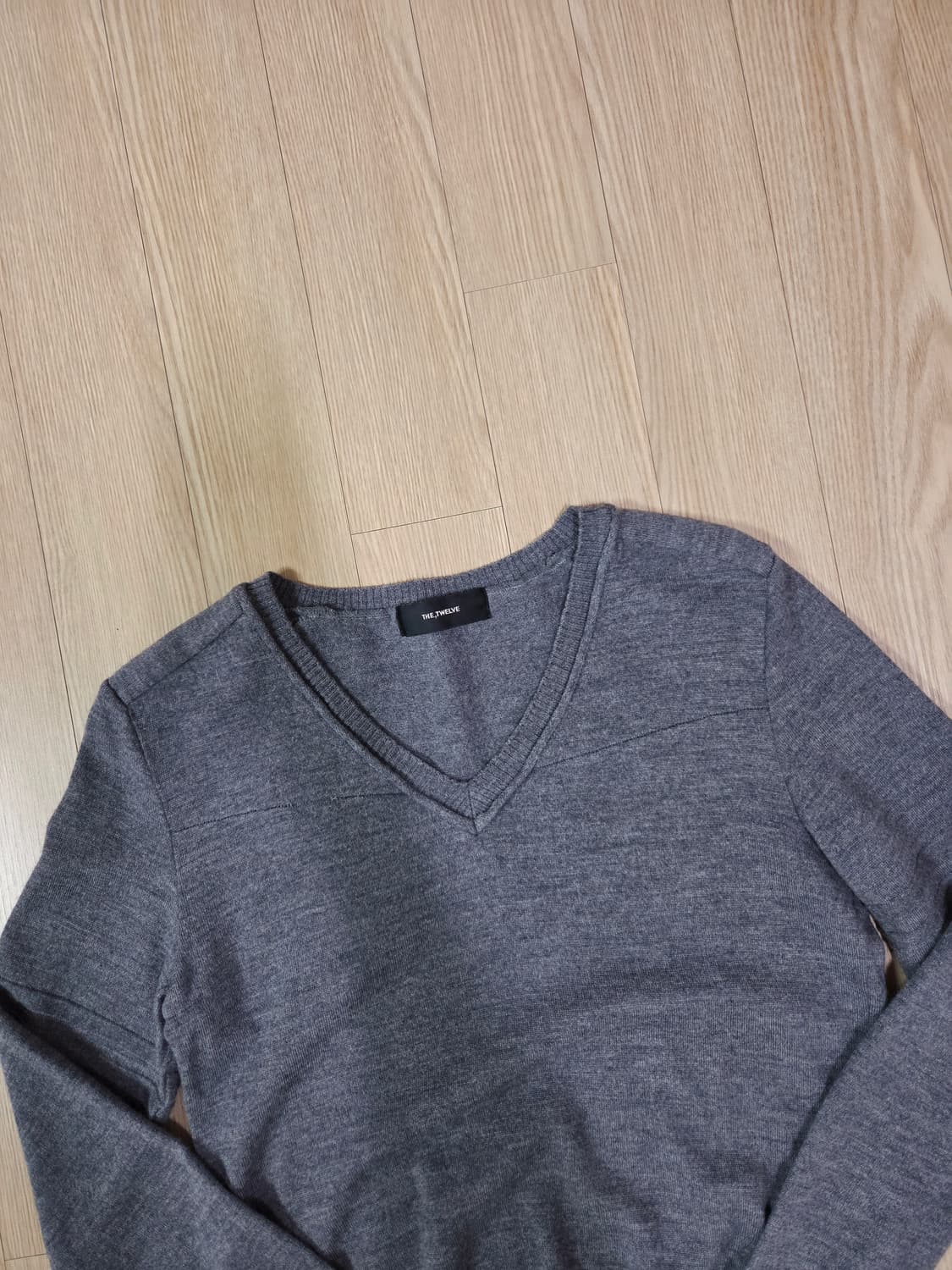 THE TWELVE JAPAN 그레이 브이넥 니트 상품이미지2