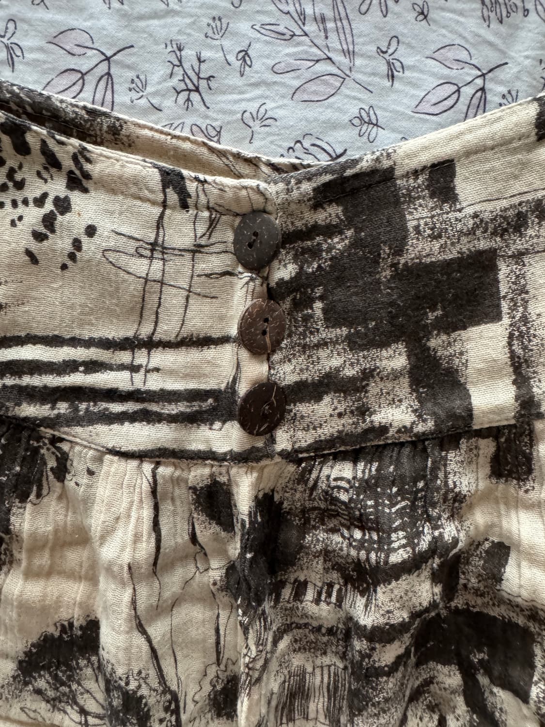 BOHEMIAN BUTTON SLEEVELESS 상품이미지3