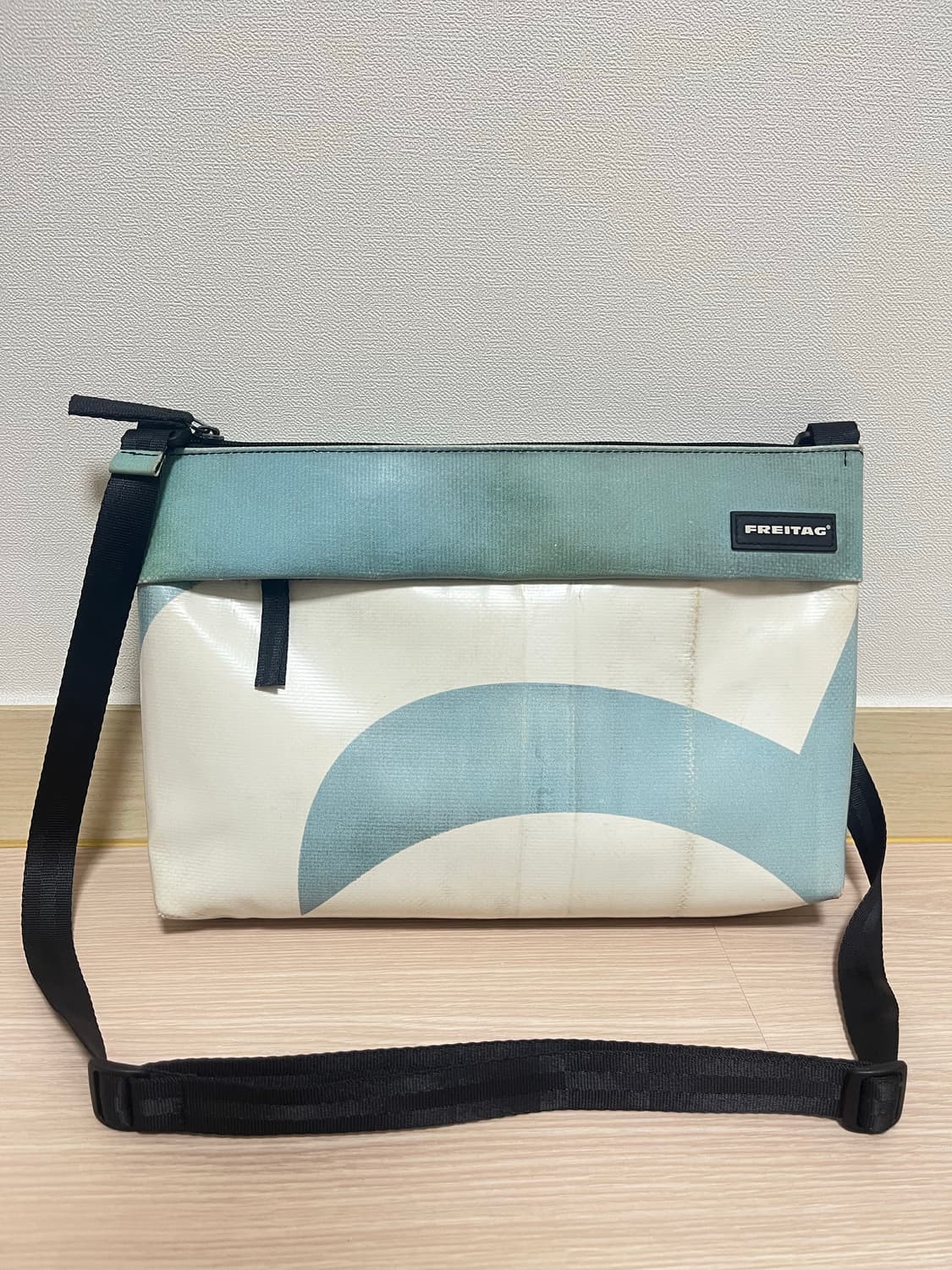 프라이탁 LOU 루 크로스백 가방 판매합니다 상품이미지1