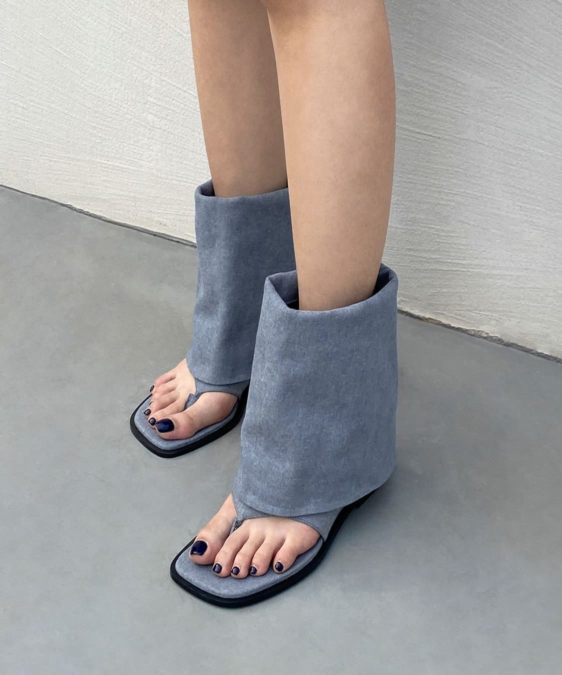 기호 (khiho) 2-WAY SLOUCHY FLIP-FLOP denim 상품이미지1